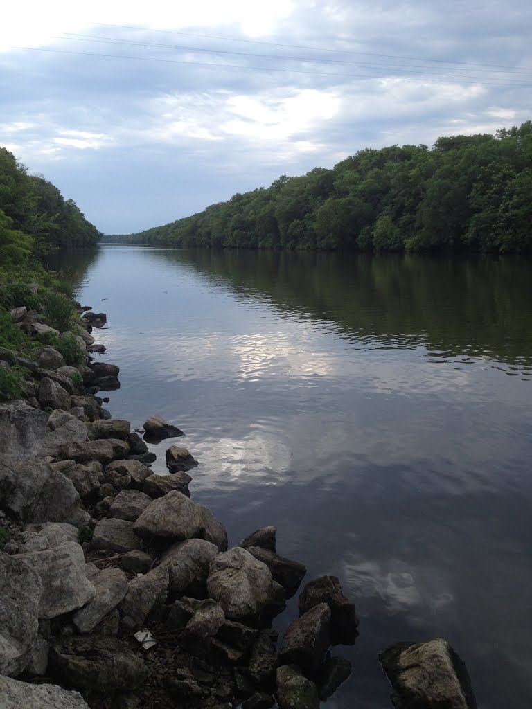 Illinois River, View From South Bank by sepratt