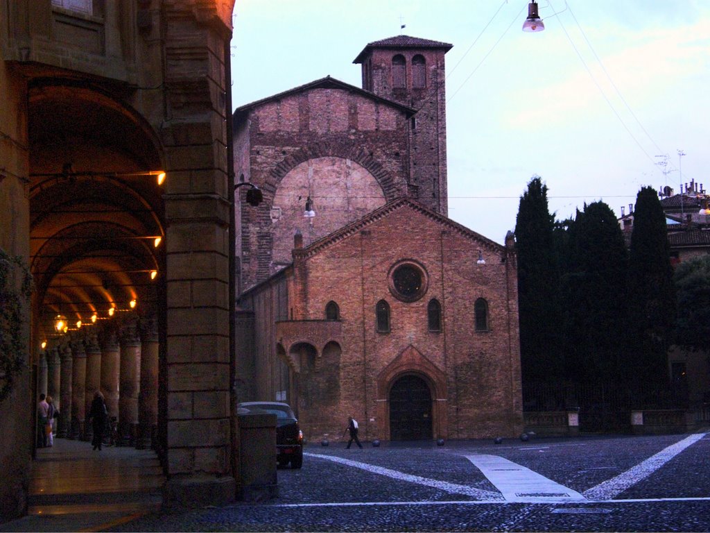 Si fa sera in piazza Santo Stefano by Gian Franco Frabetti