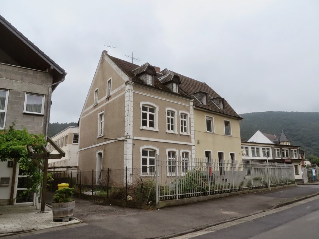 DE - Bad Neuenahr-Ahrweiler - Walporzheimer Strasse by Danny Danckaert