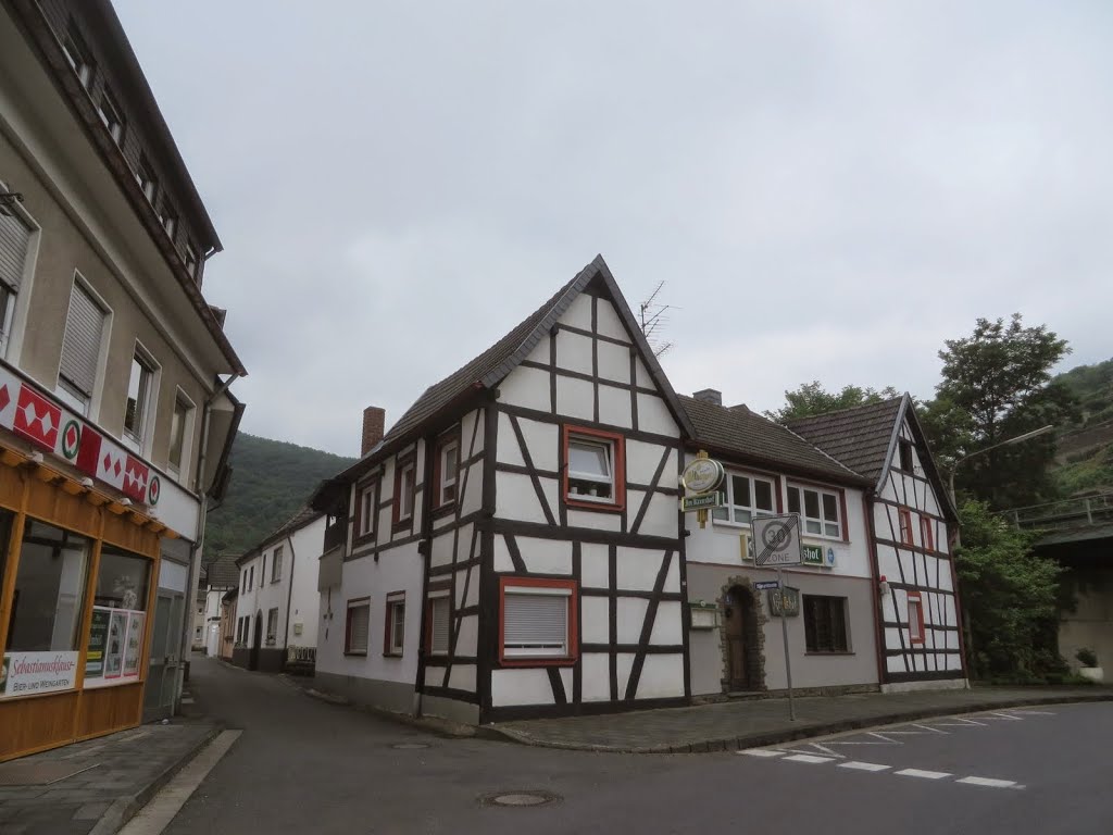 DE - Bad Neuenahr-Ahrweiler - Walporzheimer Strasse by Danny Danckaert