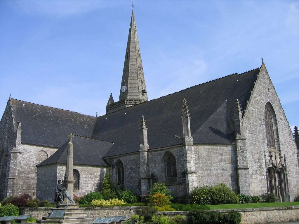 Noyal Pontivy l'église du 15ème by Michel ODIC