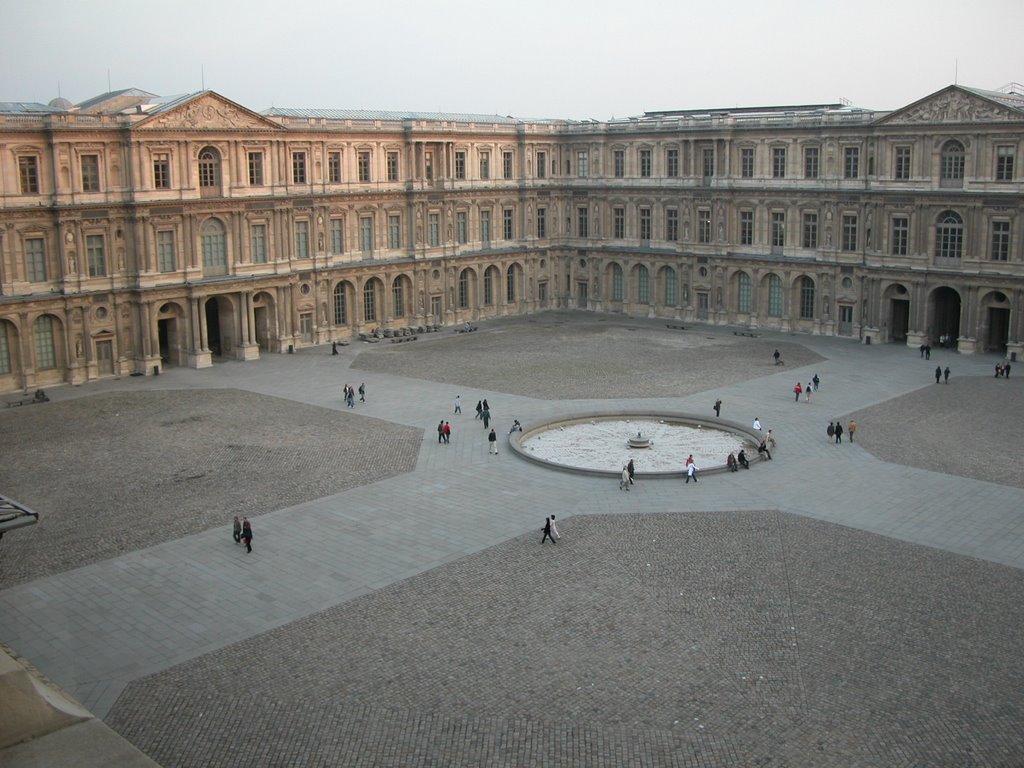 La coeur carrée del Louvre by Vito Di Tuccio