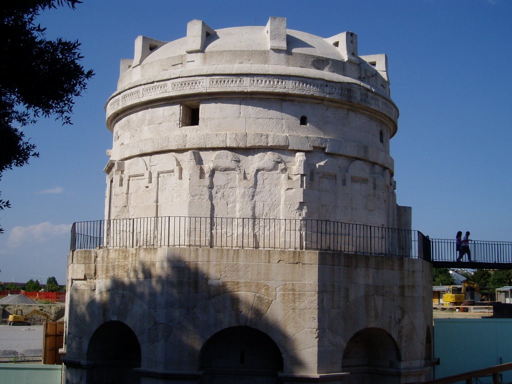 Ravenna, Mausoleu de Teodoric (s. VI) by Alexandre Álvarez