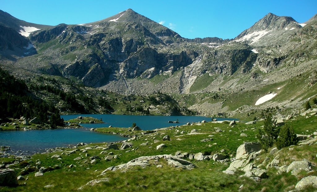 Estany Gémena de Baix (2.240 m) by Manuel Viñuales