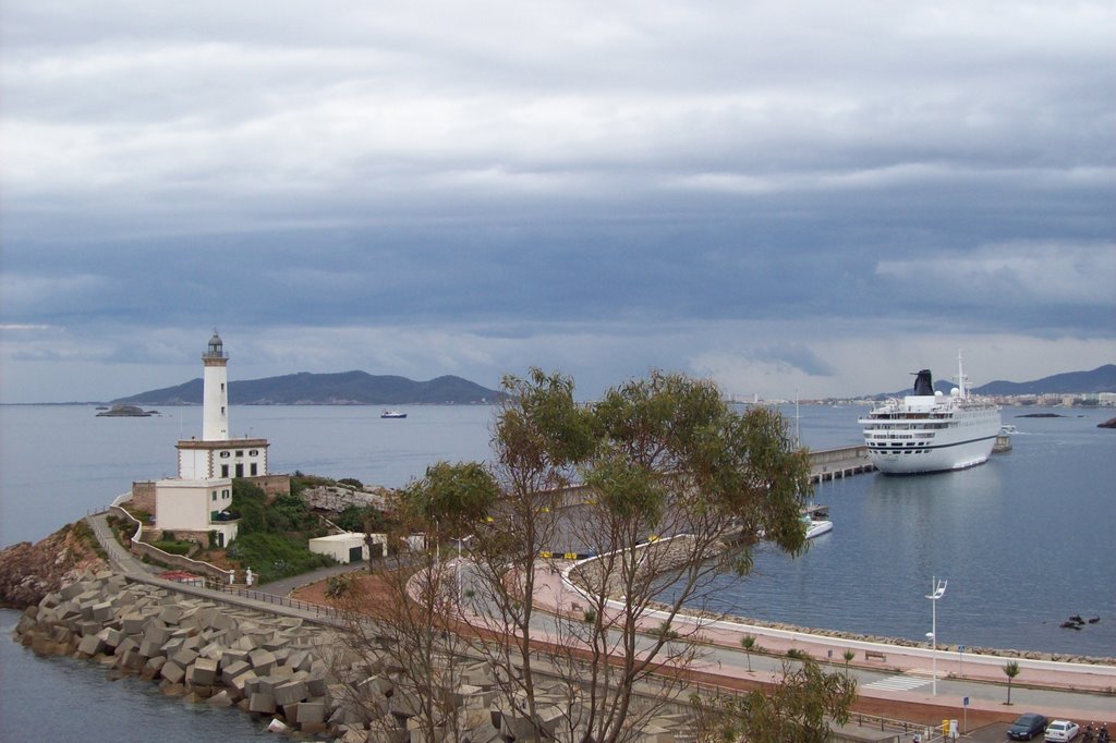 Phare de BOTAFOC et croisière by France-42