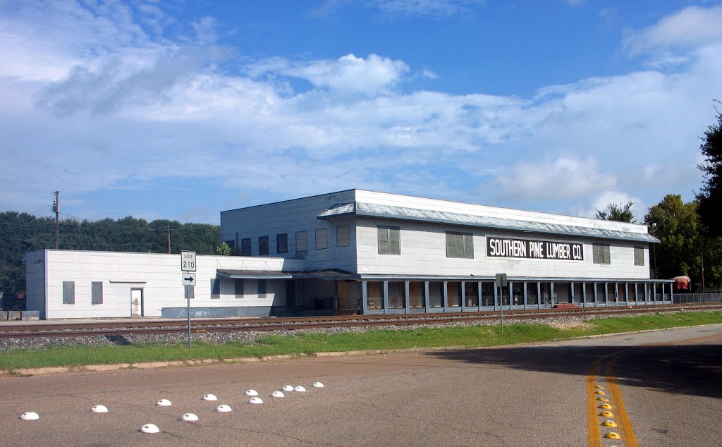 Southern Pine Lumber Company Commissary Building by J-Gerland