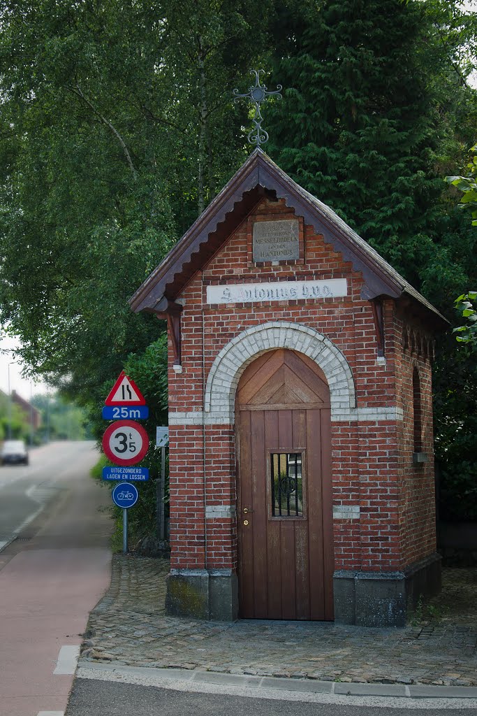 Messelbroek, Sint-Antonius van Padua-kapel. by Ronny Daems