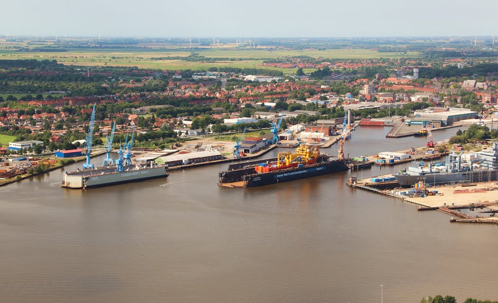 Hafen Emden 2014 by pipelinechecker