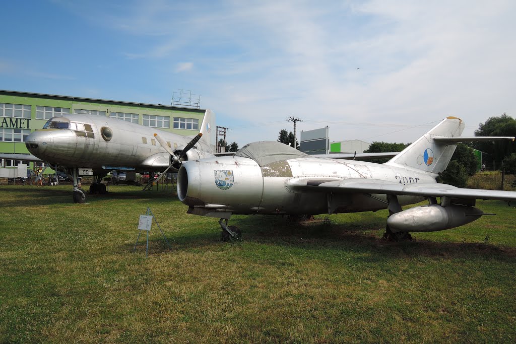 Letecké muzeum Kunovice - IL 14 a MIG 15 by ZdenHer