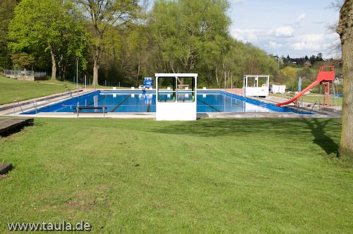 Freibad Harleshausen (Vorsaison) by runzelkorn.de