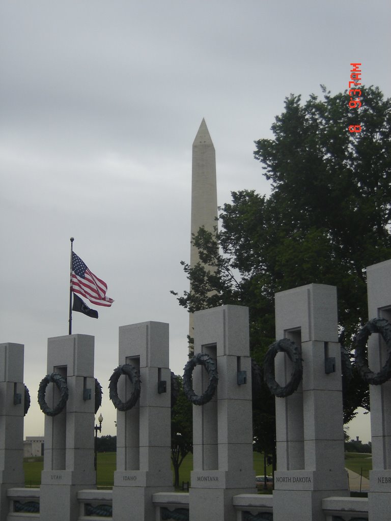 WWII Memorial and Washington Monument by Matt McRae