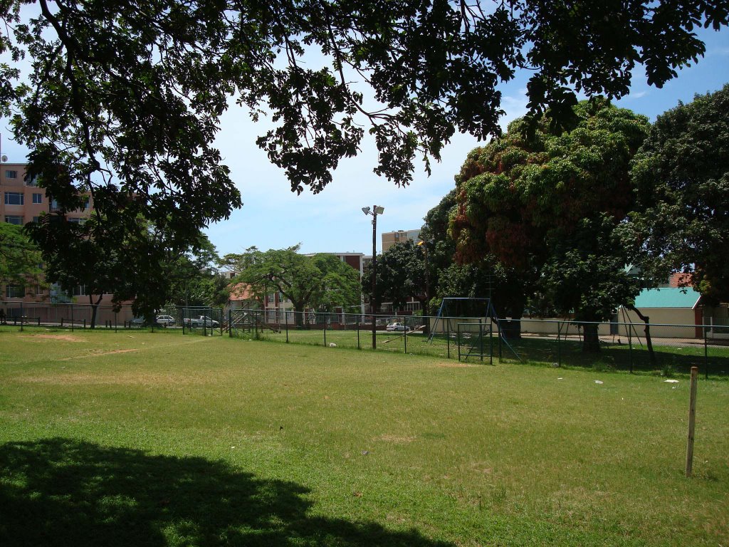 Little park at corner Cowey Rd. x Clarence Rd. by Emiliano Homrich