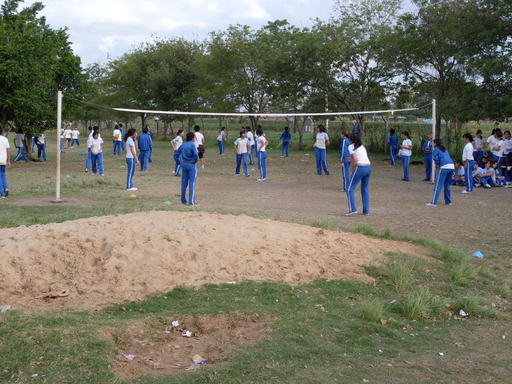 Cancha de Voley del Instituto Adventista de Formosa by Manuel Ferreira