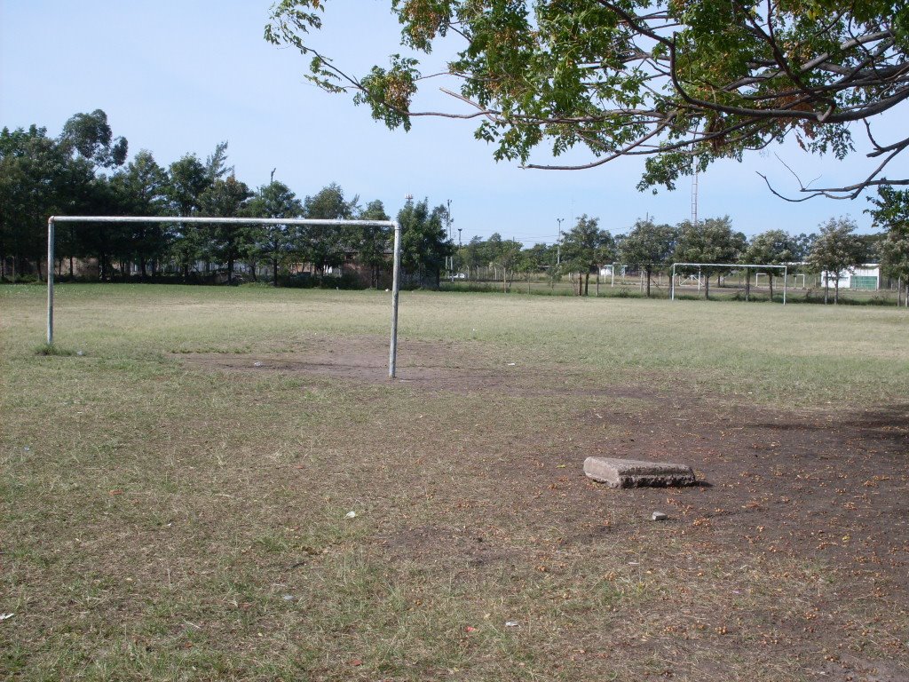 Cancha de Football del Instituto Adventista de Formosa by Lic. Manuel Ferreira