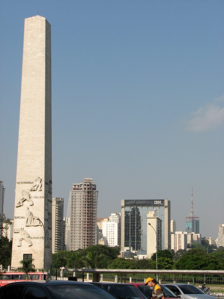 Obelisco com IBM by fjgontijo