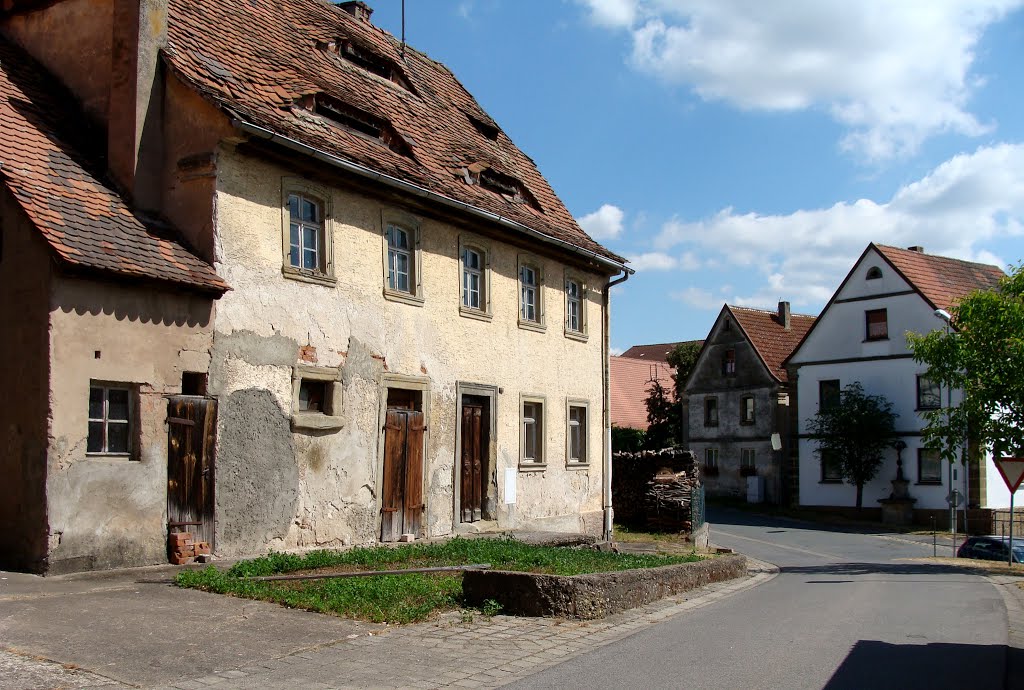 Frensdorf-Herrnsdorf Betagtes Anwesen by Contessa