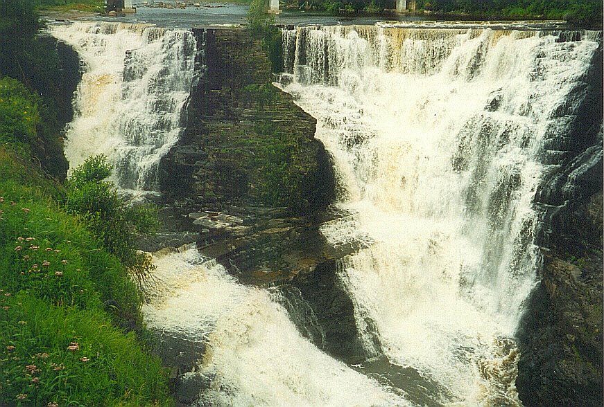 Kakabeka Falls by Aarresaari