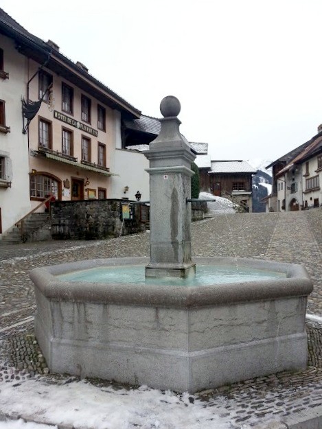 Fountain in the village of Château-D’Oex by JSnj57