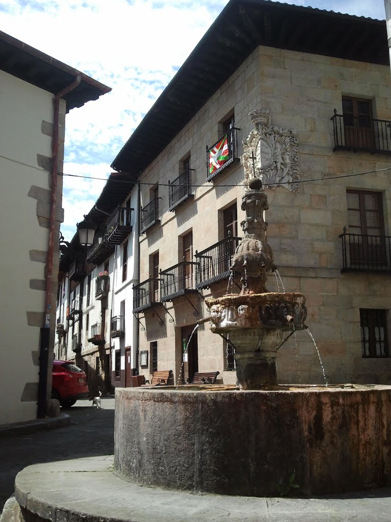 Fuente "As de Copas" iturria by Leintz-Gatzaga