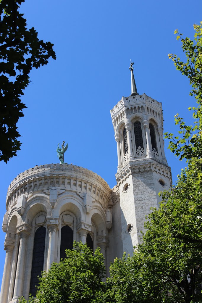 Basilique de fourviere LYON by alain guiffray