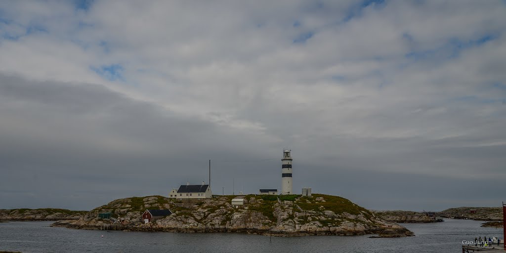 Husøya, Froan, Norway by GuoJunjun