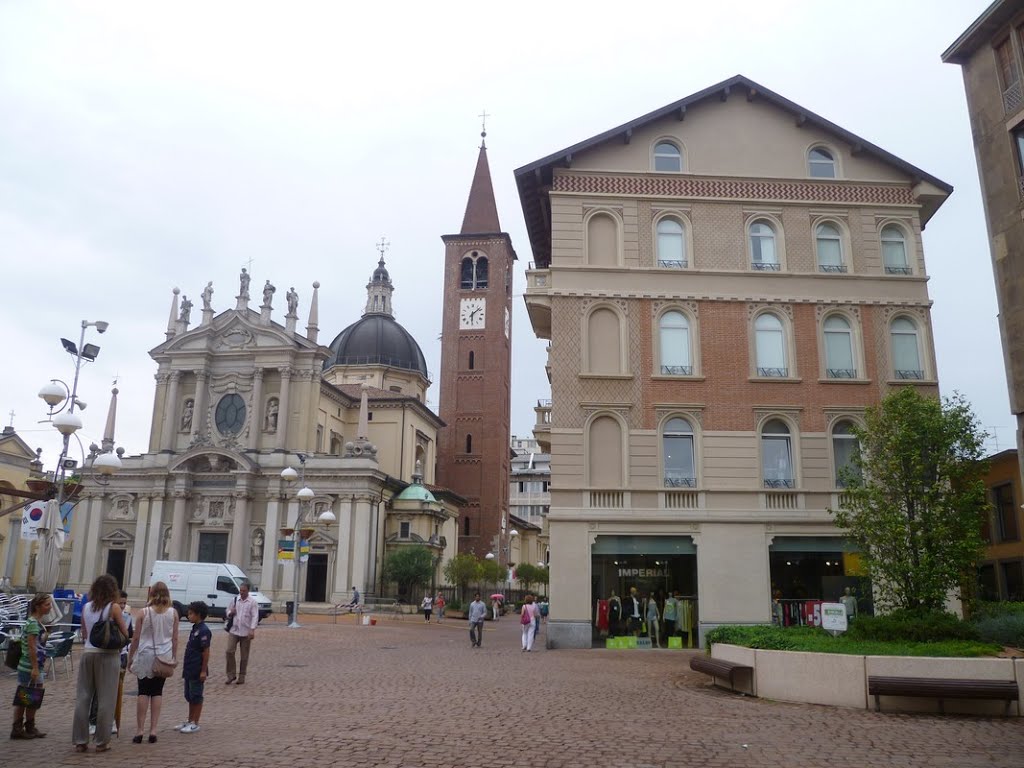 Busto Arsizio (VA) - Piazza San Giovanni by leochiodojeans