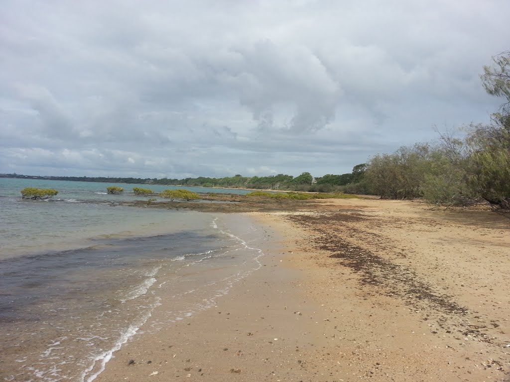 Hervey Bay Queensland by GeoffSfromMacarthurNSW