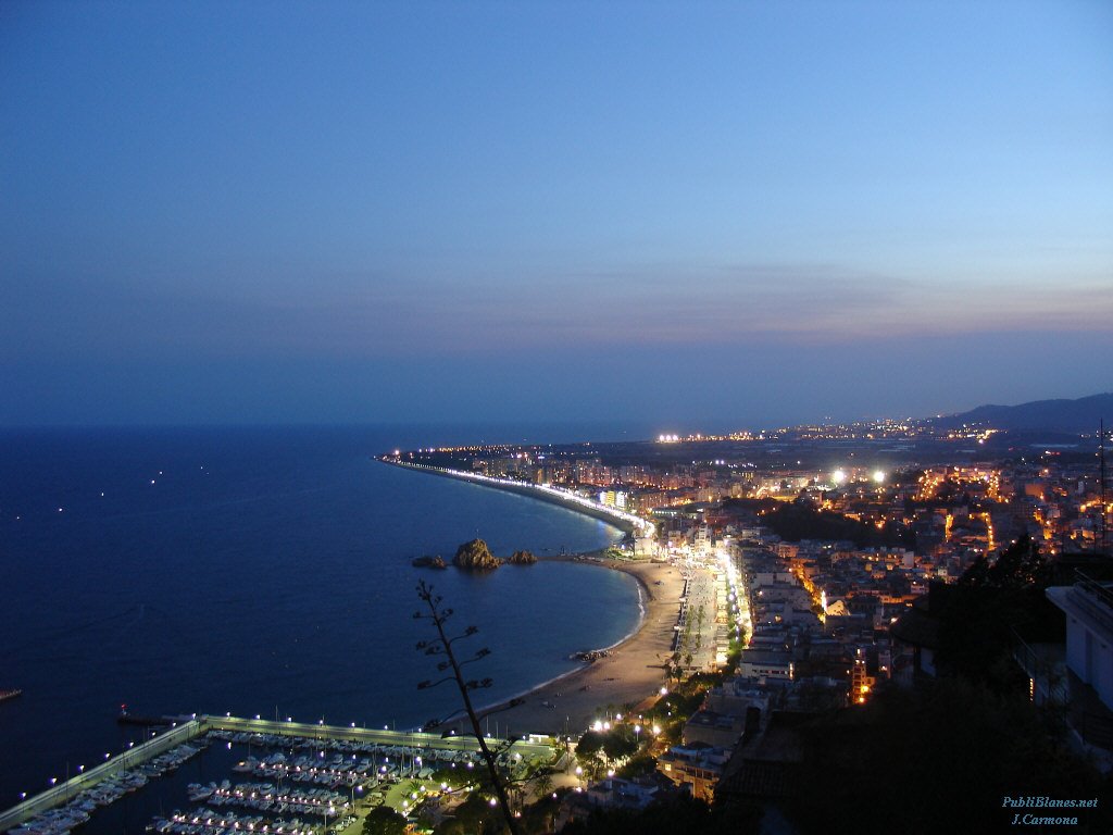 Blanes. Vista desde el Castillo de Sant Joan. Anochecer de Agosto by JoseWEB