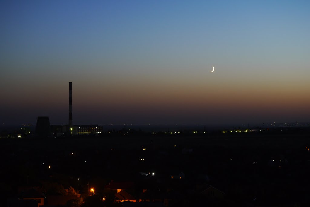 Rostov-on-Don. The moon is shining by Sergey Kreps