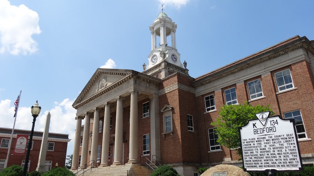 Historic Marker, Bedford County Courthouse, Bedford, VA by chfstew