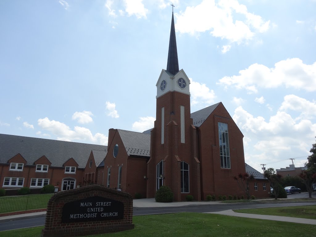 Main Street United Methodist Church, Bedford, VA by chfstew