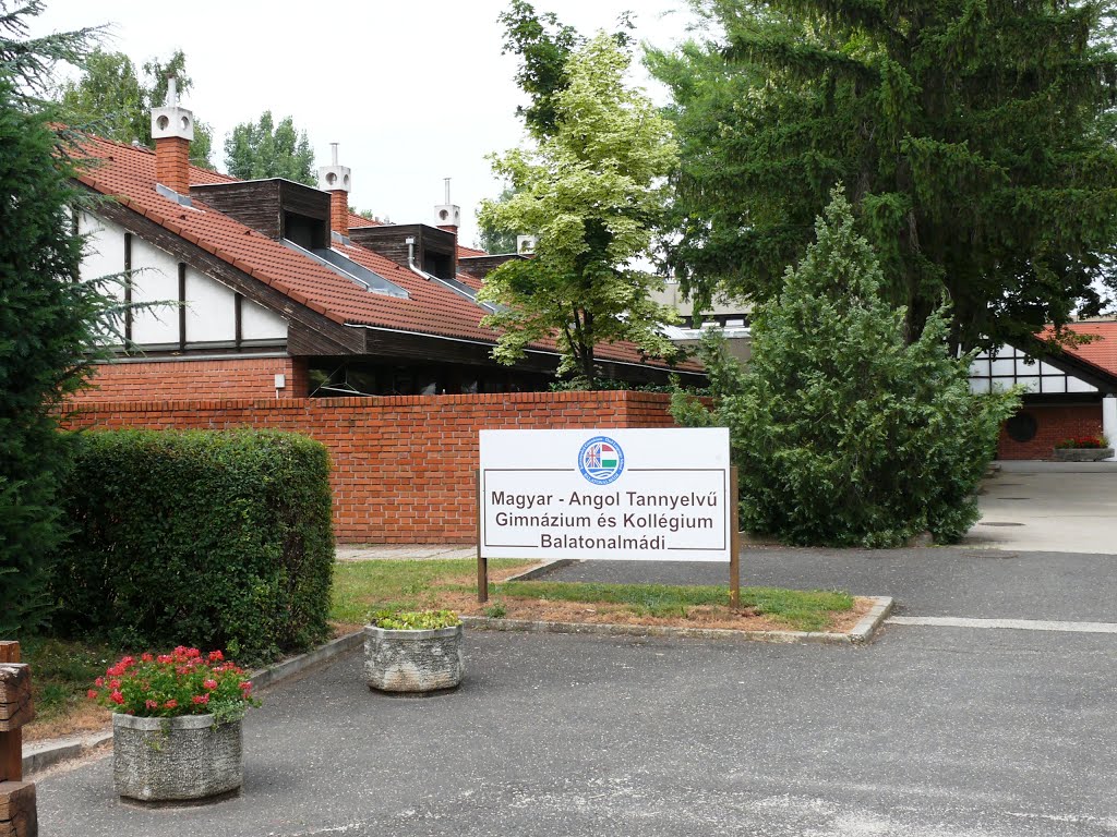 Magyar - Angol Tannyelvű Gimnázium és Kollégium Balatonalmádi \\ Hungarian - English dual Language Teaching Grammar School and Dormitory in Balatonalmádi 1 by peppe maci