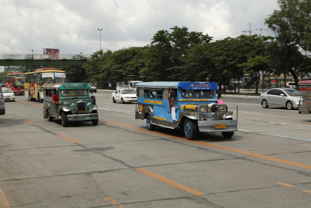 Philippine taxi by Erwin Kreijne