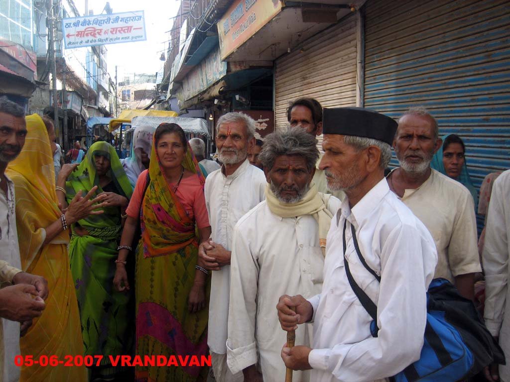 BANKE BIHARI MANDIR WAY-VRANDAVAN by rdbansiya