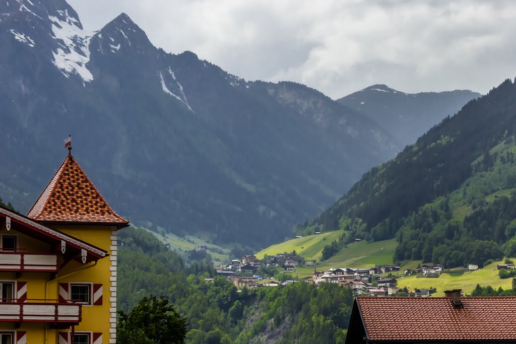 Blick von Mayrhofen nach Finkenberg by moatlspeed