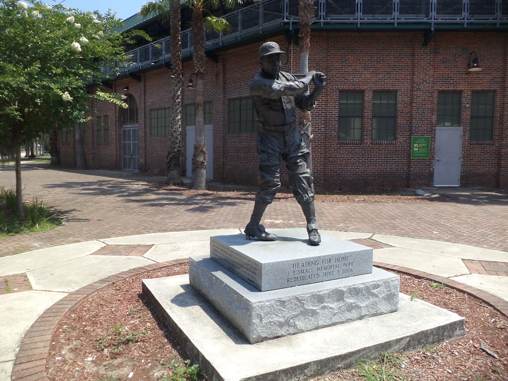 Baseball player statue at J.P. Small Park by mriveraz