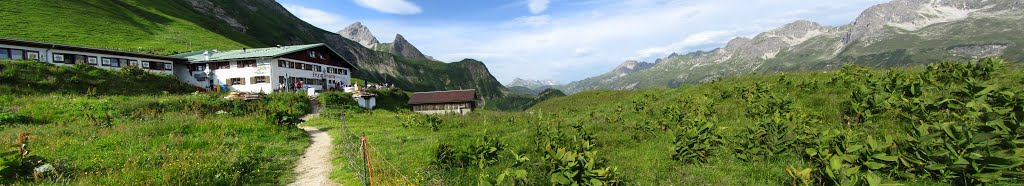 Enzianhütte by hoelterwest