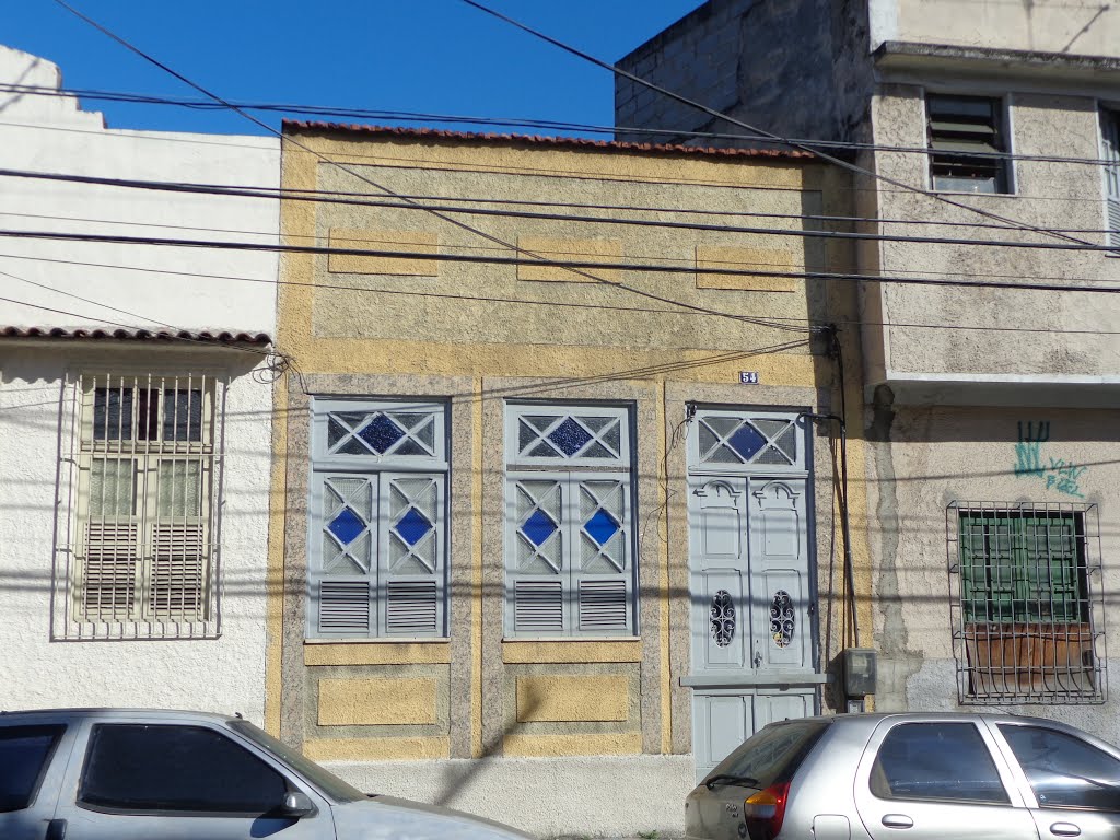 Portas e janelas na Ponta d'Areia by RaulFelix