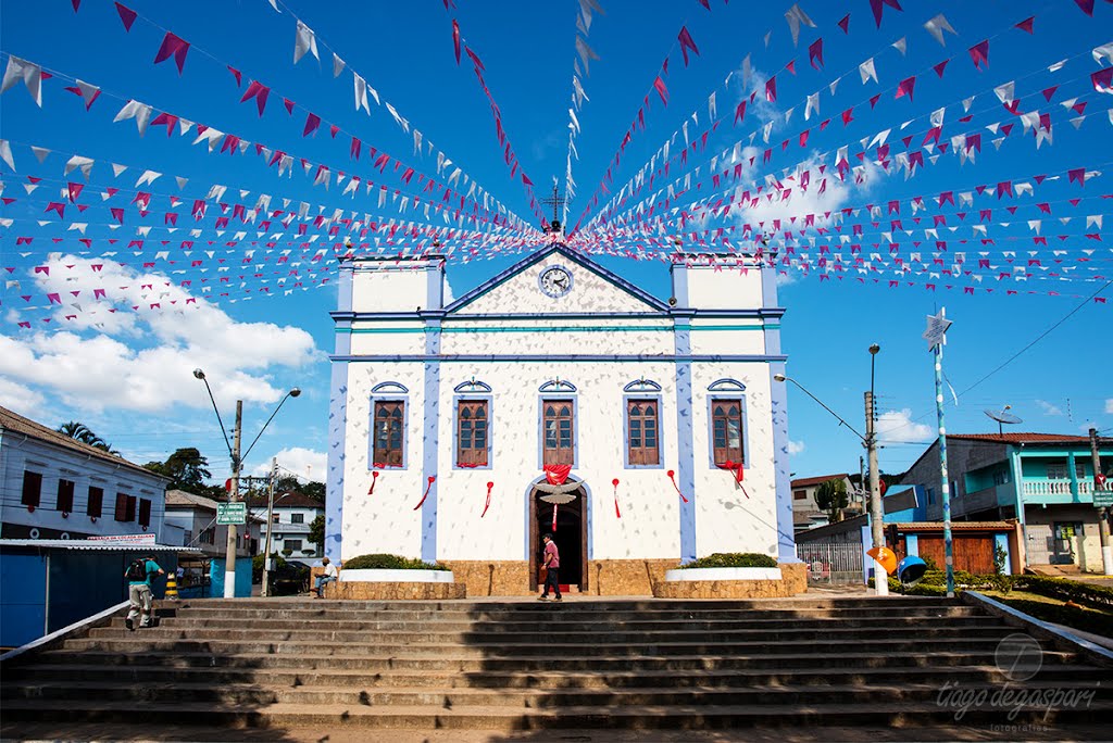 Igreja matriz de Lagoinha, decorada para a Festa do Divino. | por Tiago Degaspari by TiagoDegaspari