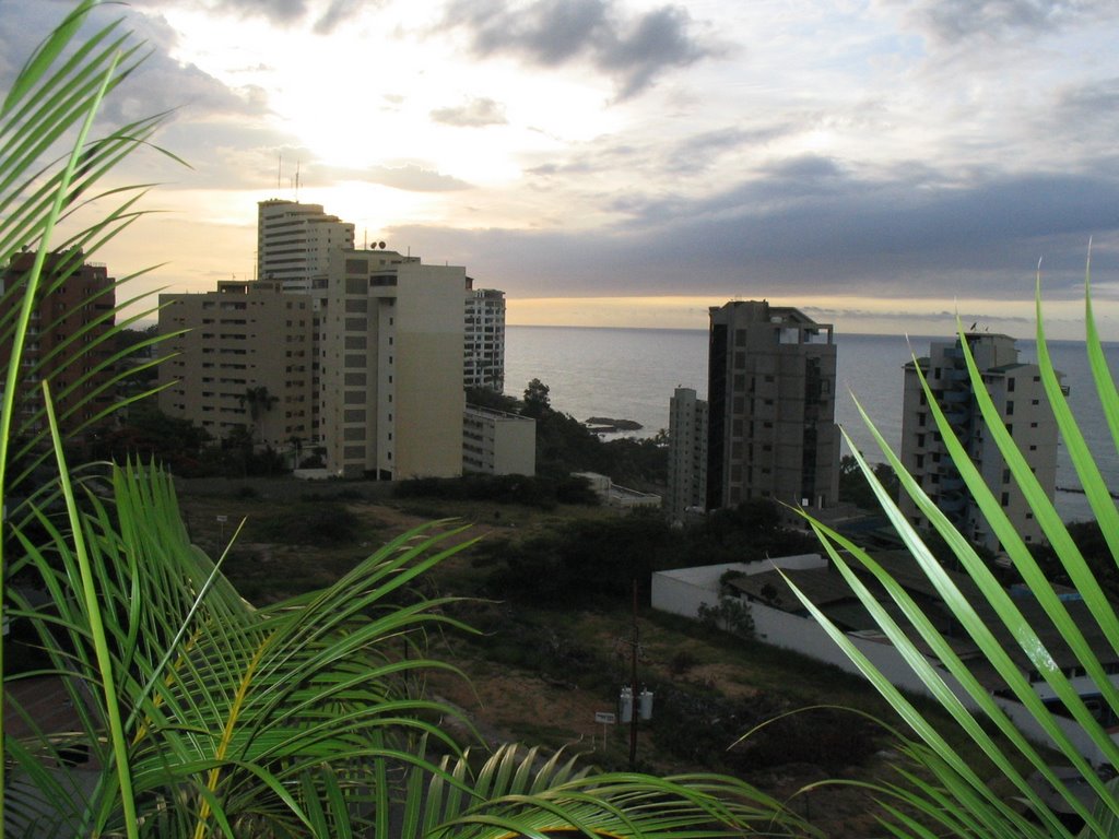 Atardecer desde Catia La mar by HDelg