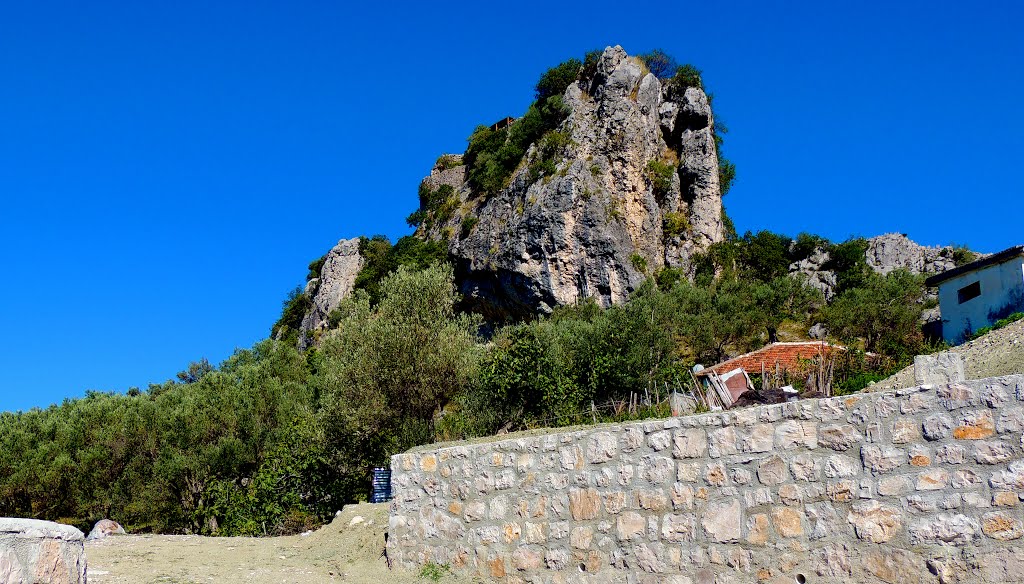 Shqipëria: Petrelë... by Sofjan Kotorri