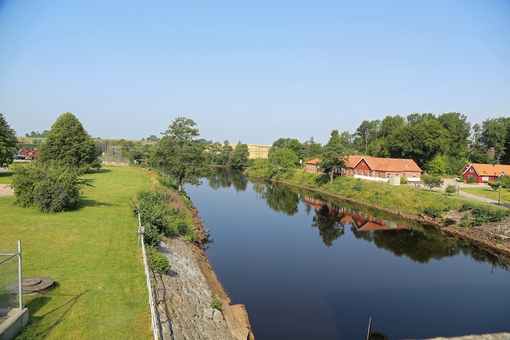 Laganvägen, Laholm, Sverige by Jorfro