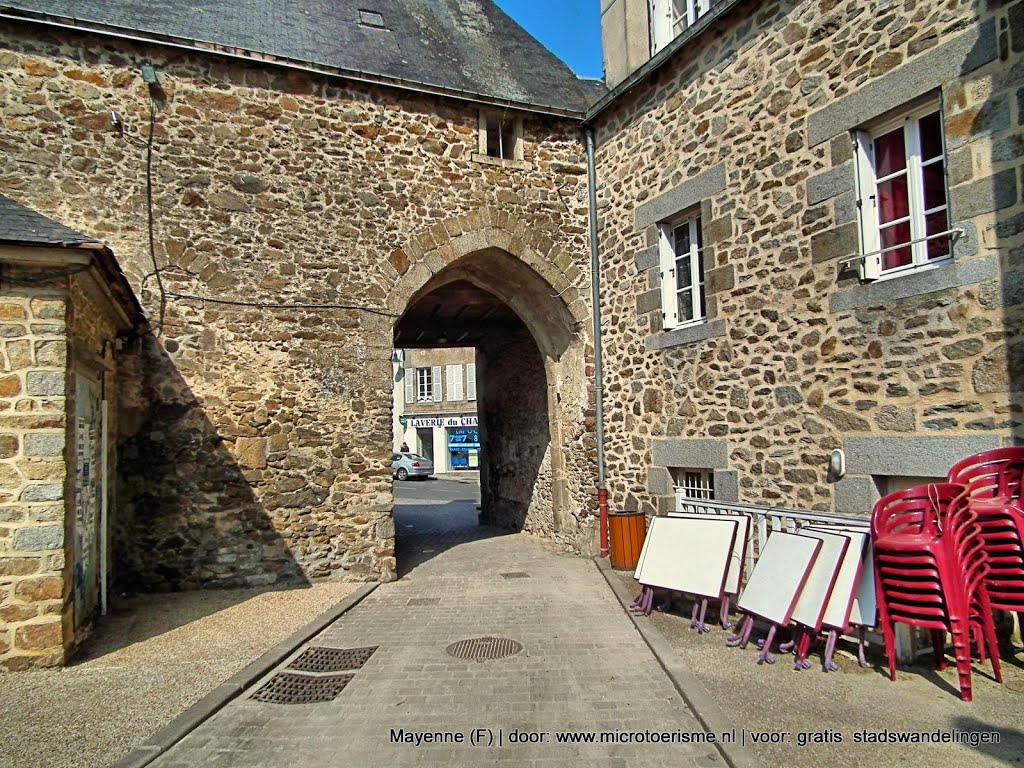 Historisch centrum Mayenne (F) | door www.microtoerisme.nl voor gratis stadswandelingen by InZicht