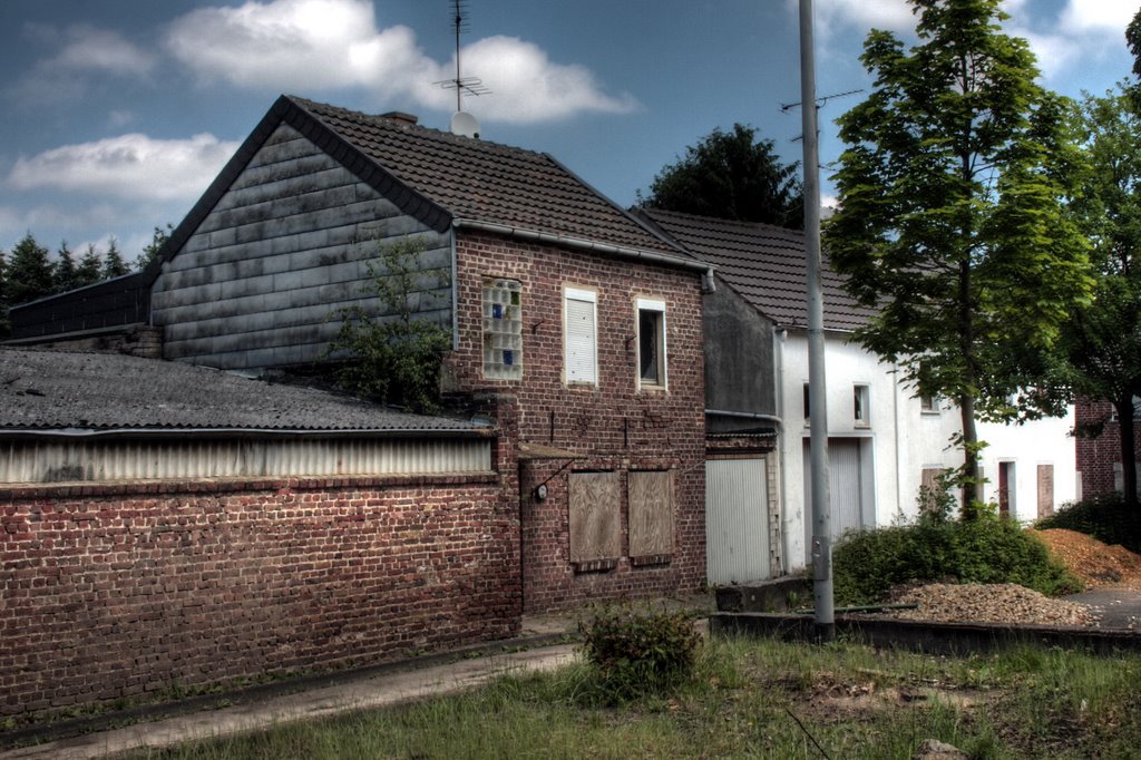 Holz, 41363 Jüchen, Germany by Ralf Es