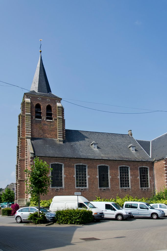 Beerzel, Sint-Remigiuskerk. by Ronny Daems