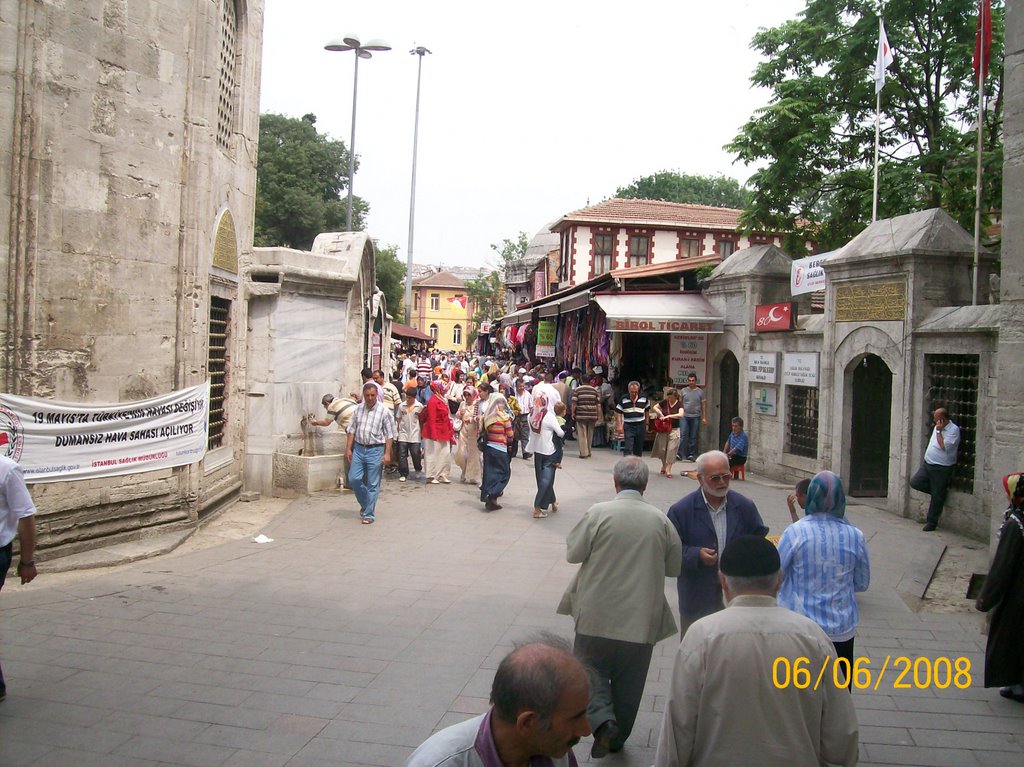 EYÜPSULTAN OYUNCAKÇILAR ÇARŞISI by Murat Demirkan