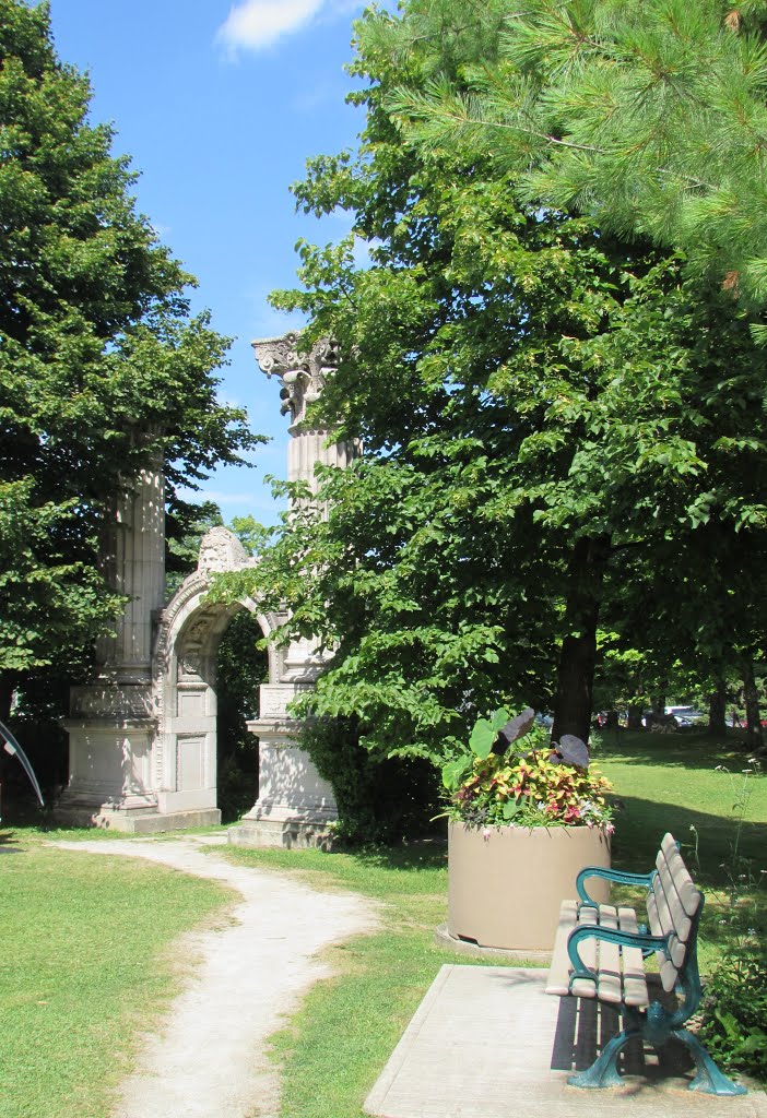 Guildwood Park, Ontario, Canada by tonferns47