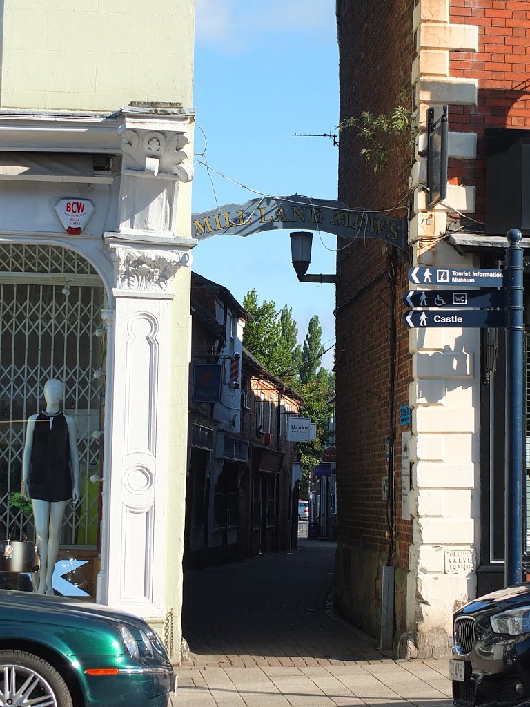 Ashby-de-la-Zouch, Mill Lane Mews, from Market Street. by Bobsky.