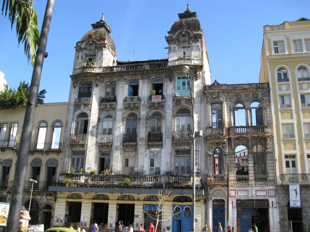 Casarão na Lapa. Rio de Janeiro, RJ. by Francisco Edson Mendonça Gomes