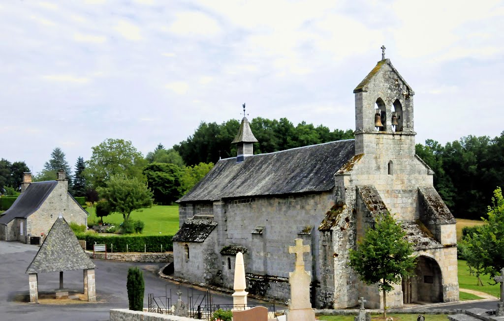 Eglise de Darnets, Corrèze, avec sa croix couverte (Oradou ou Oradour en occitan Limousin) by jl capdeville